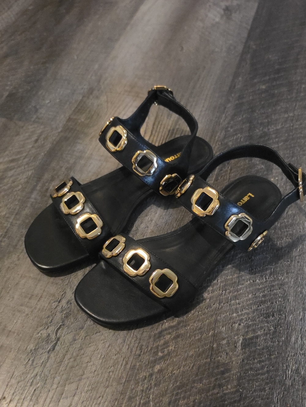 Larroude Milan Flat Sandal In Black Leather Size 6